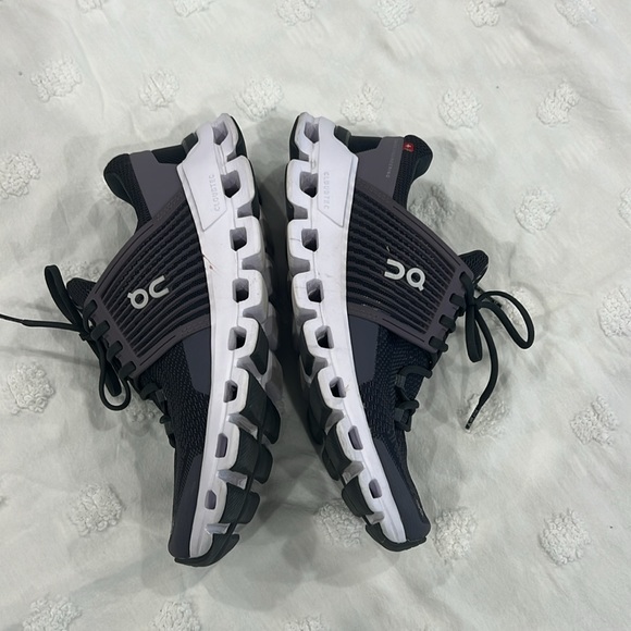 ON Cloudswift Sneakers SZ 6 women Shark / Shadow - Picture 13 of 15